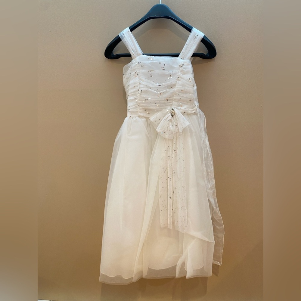 Charming Ivory Dress  -worn only once for a wedding - Flower girl
